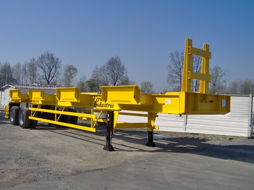 Porta container con sponda anteriore speciale